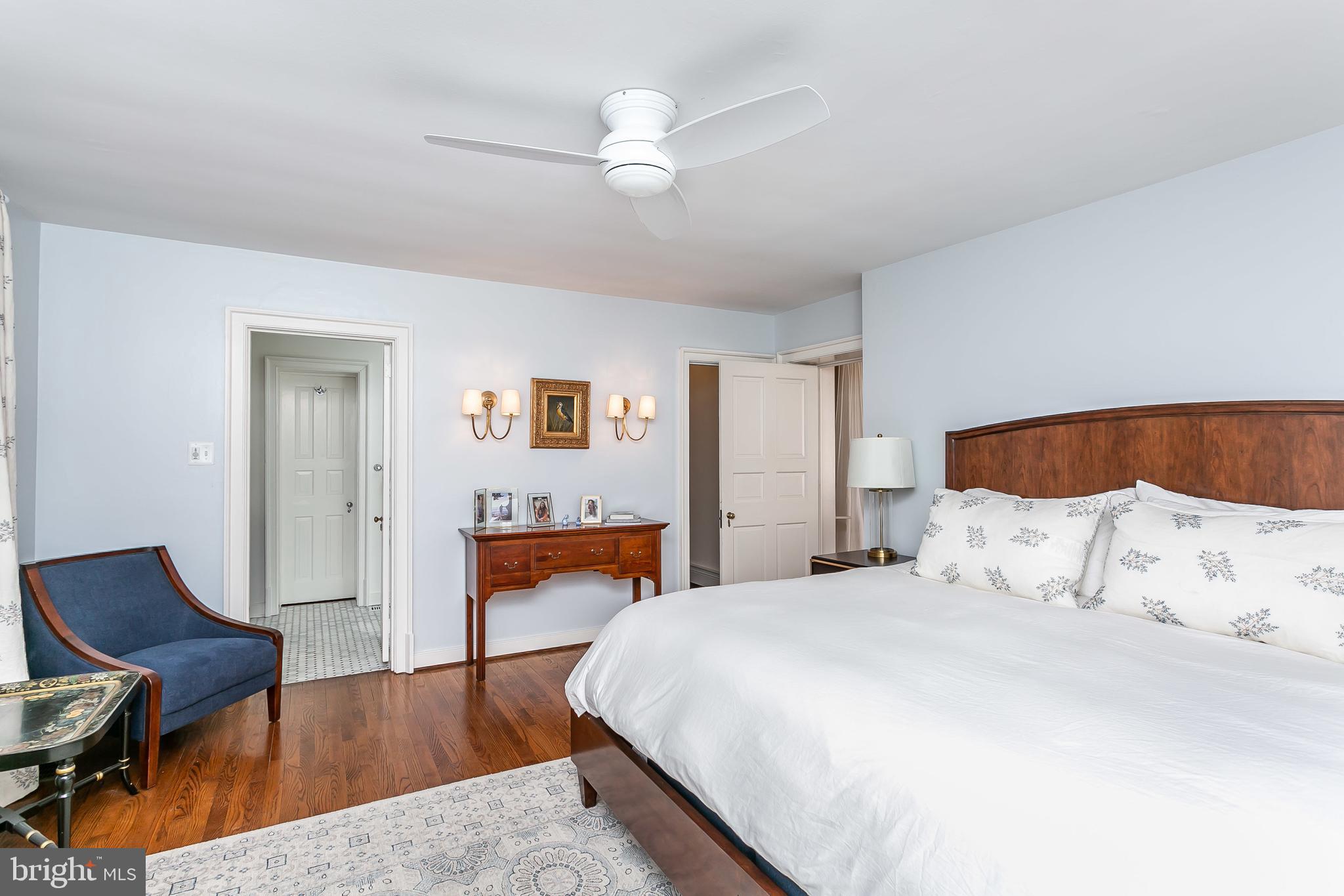 110 Churchwardens Road Baltimore, MD 21212 - Photo 18 of 32 Owners Suite with luxury Bath and walk in Closet