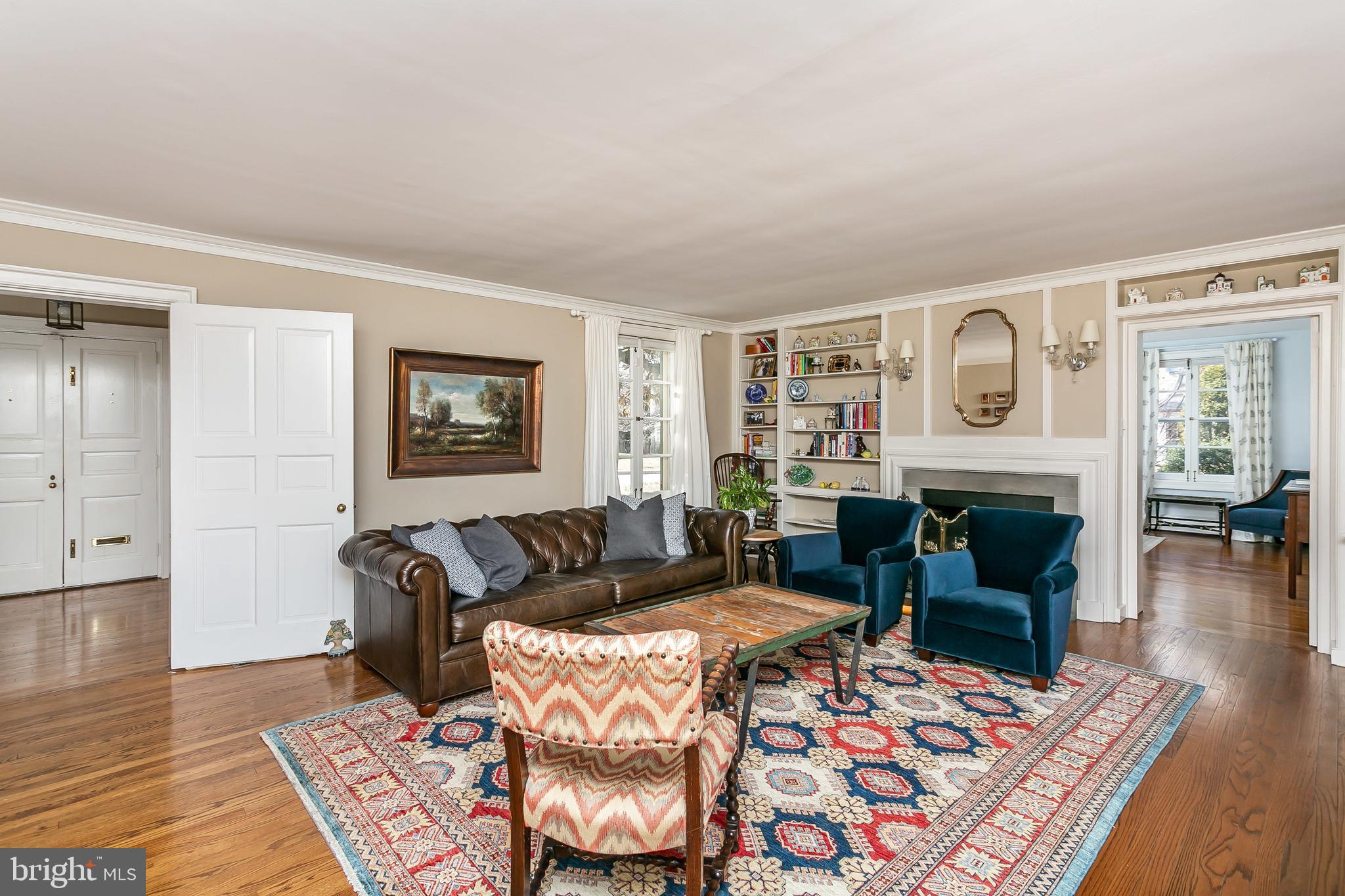 110 Churchwardens Road Baltimore, MD 21212 - Photo 4 of 32 Living Room with wood burning fireplace