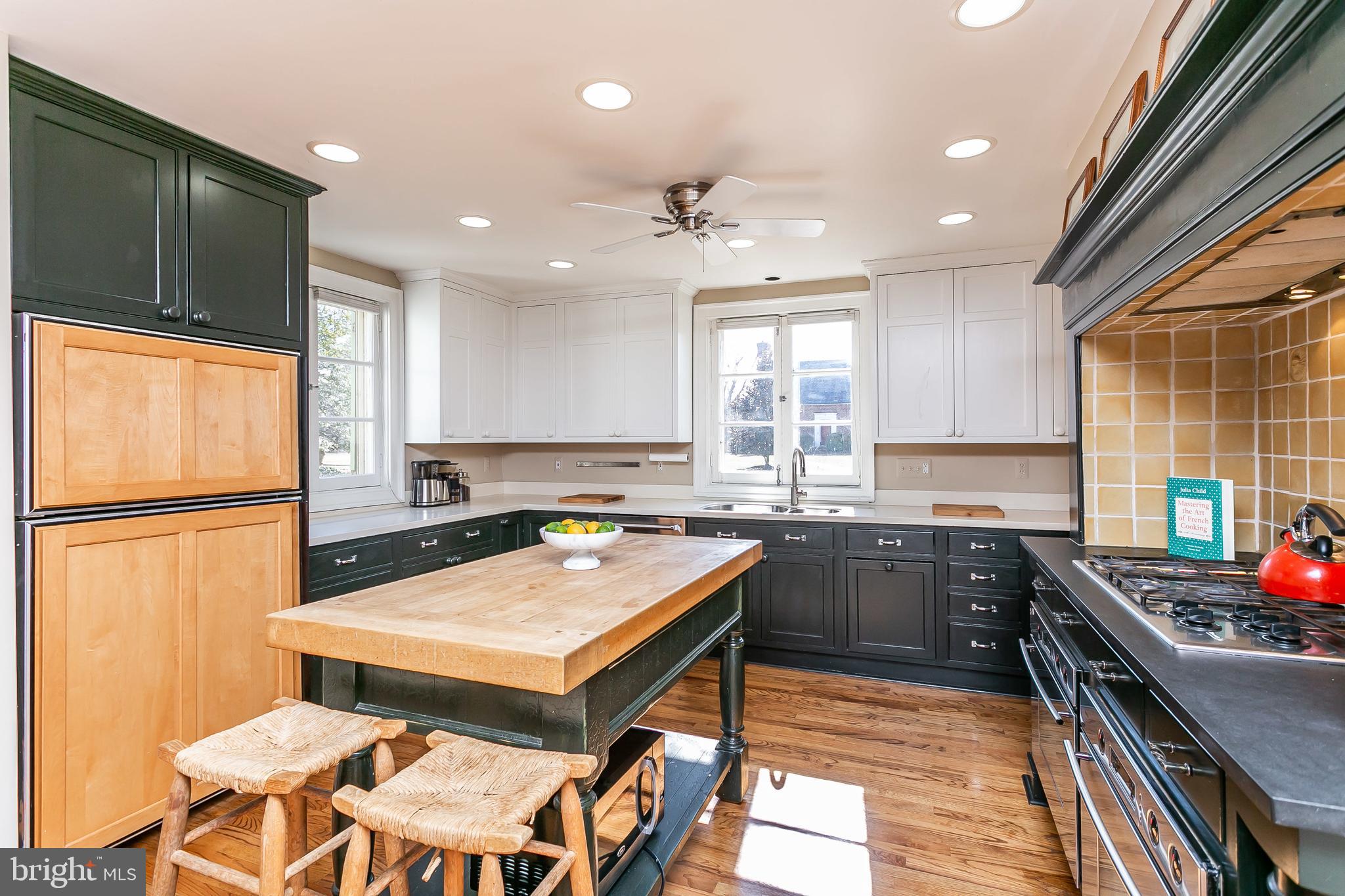 110 Churchwardens Road Baltimore, MD 21212 - Photo 10 of 32 Large cook's Kitchen