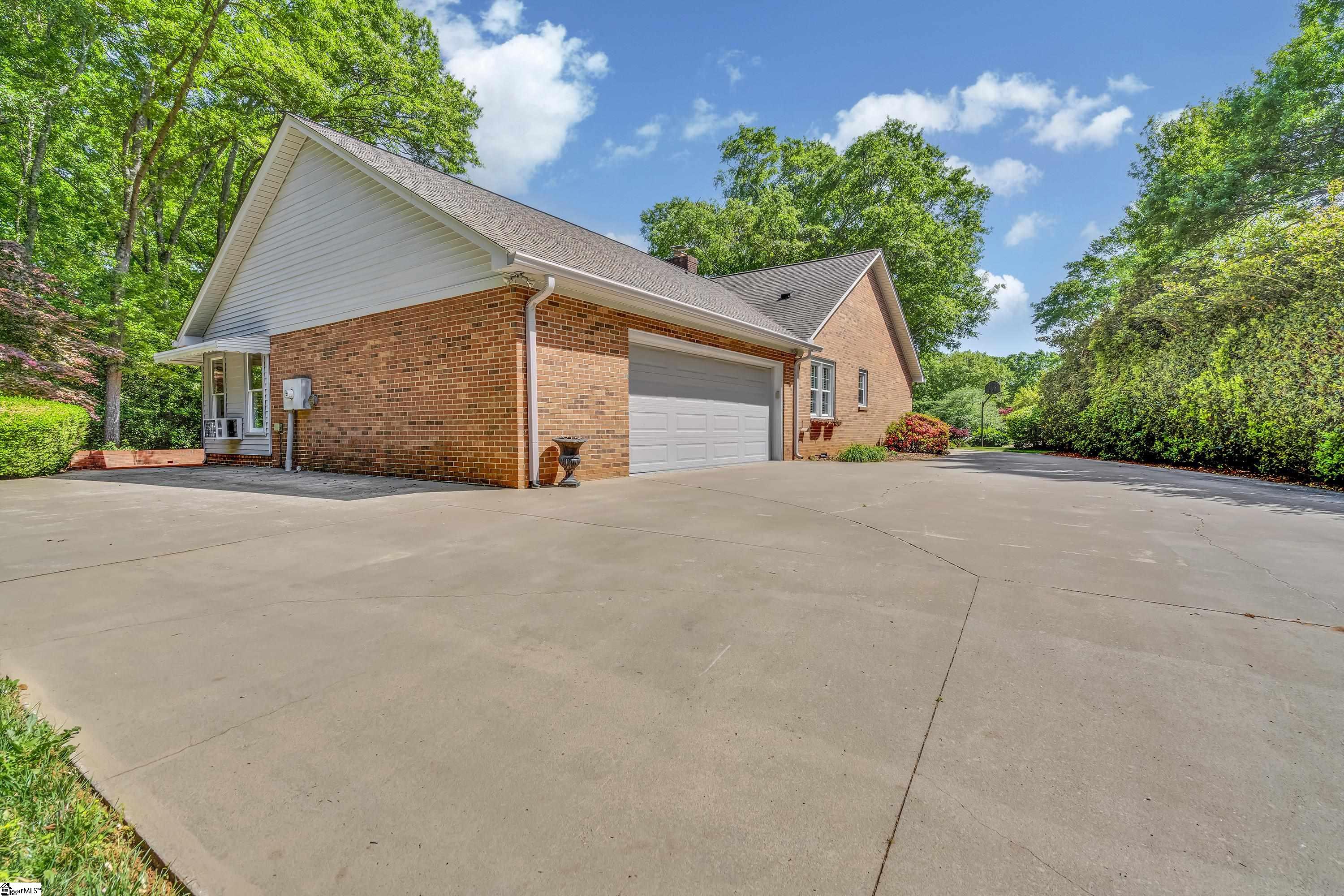 106 North Lady Slipper Lane Greer, SC 29650 - Photo 32 of 36