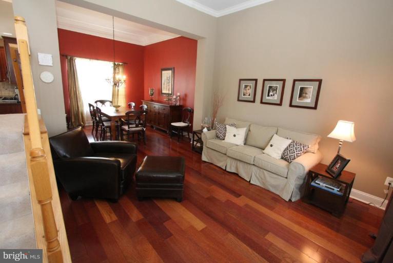 18702 Broken Oak Road Boyds, MD 20841 - Photo 11 of 23 Living Room