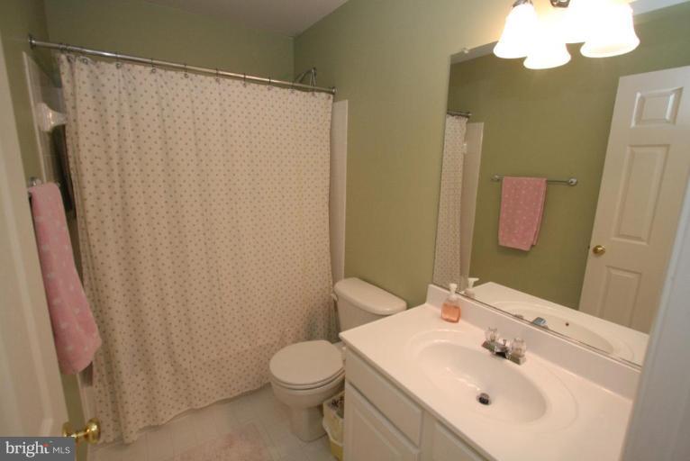 18702 Broken Oak Road Boyds, MD 20841 - Photo 8 of 23 Bath #2