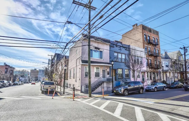 $600,000 | 301 49th Street, Union City, NJ 07087