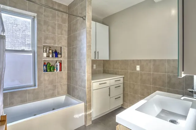 $600,000 | 301 49th Street, Union City, NJ 07087