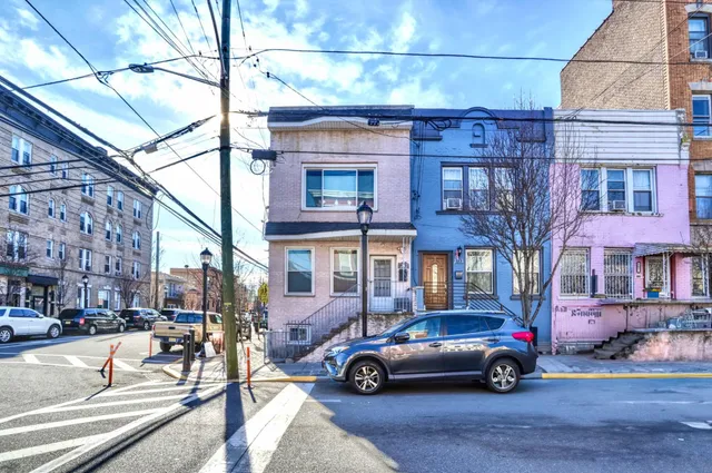 $600,000 | 301 49th Street, Union City, NJ 07087