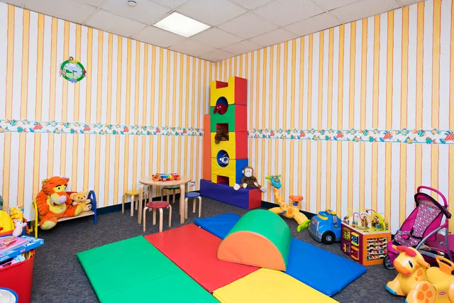 $628,000 | 250 East 40th Street, Unit 21C | Murray Hill