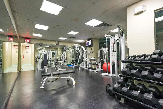 $628,000 | 250 East 40th Street, Unit 21C | Murray Hill