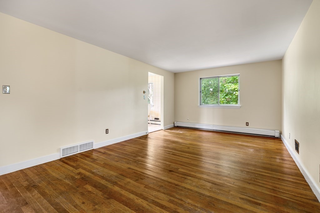 33 Gregory Road Framingham, MA 01701 - Photo 13 of 42