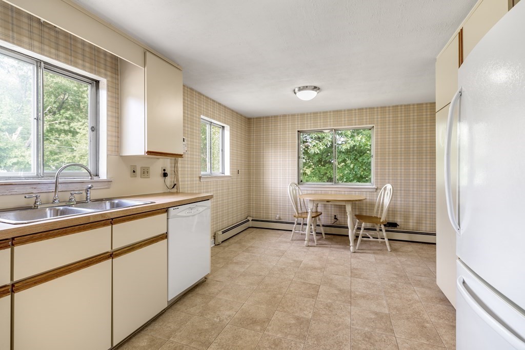 33 Gregory Road Framingham, MA 01701 - Photo 16 of 42