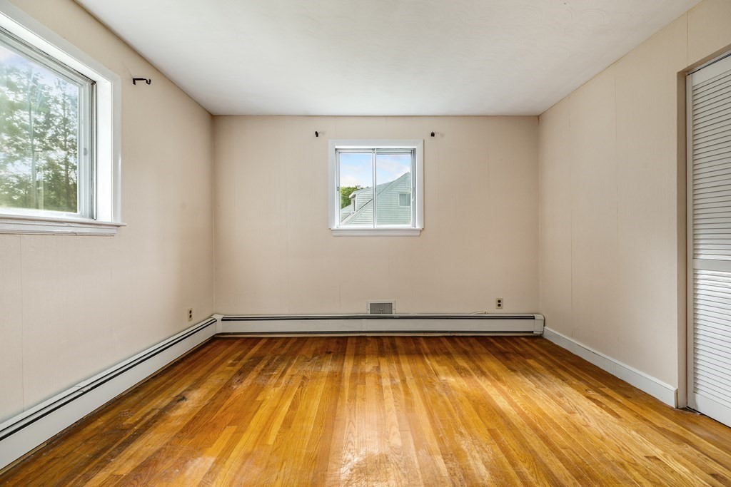 33 Gregory Road Framingham, MA 01701 - Photo 27 of 42