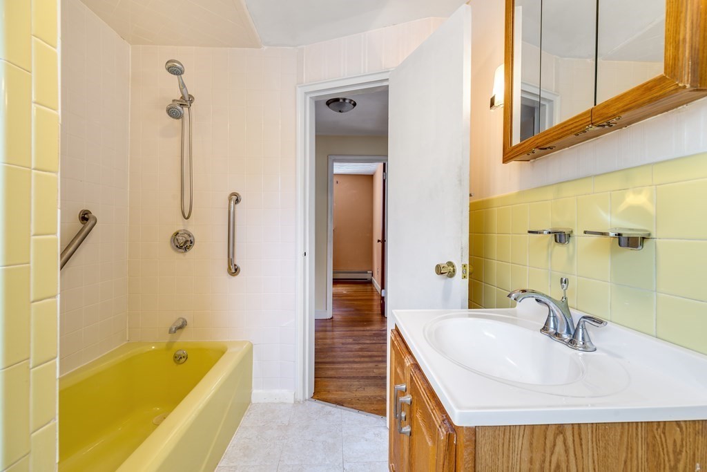 33 Gregory Road Framingham, MA 01701 - Photo 37 of 42