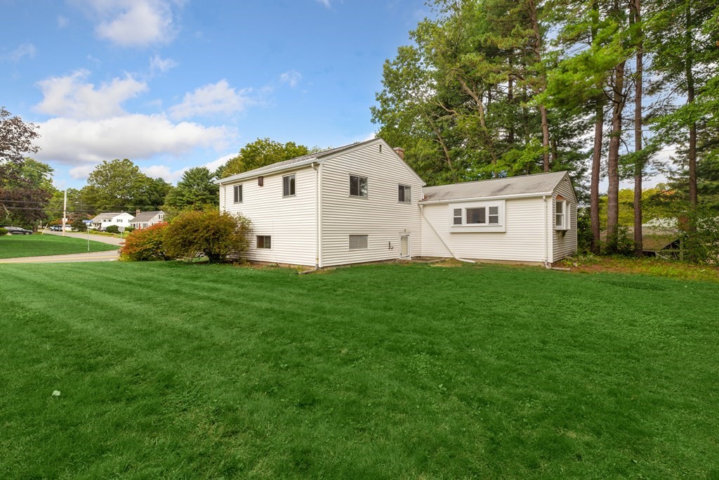 33 Gregory Road Framingham, MA 01701 - Photo 5 of 42