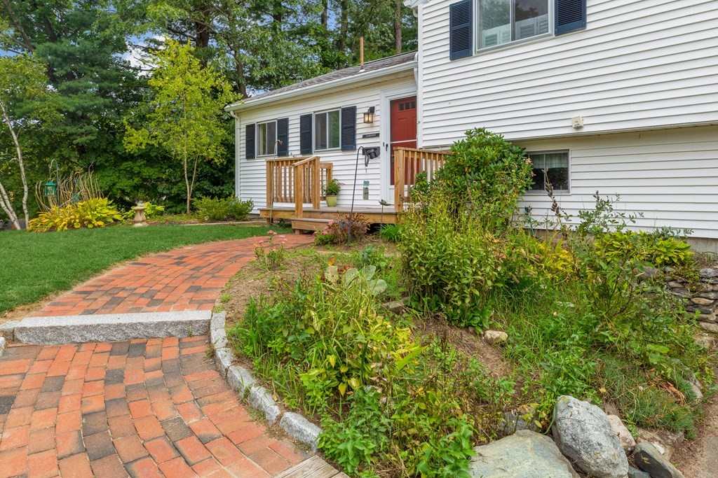 33 Gregory Road Framingham, MA 01701 - Photo 9 of 42