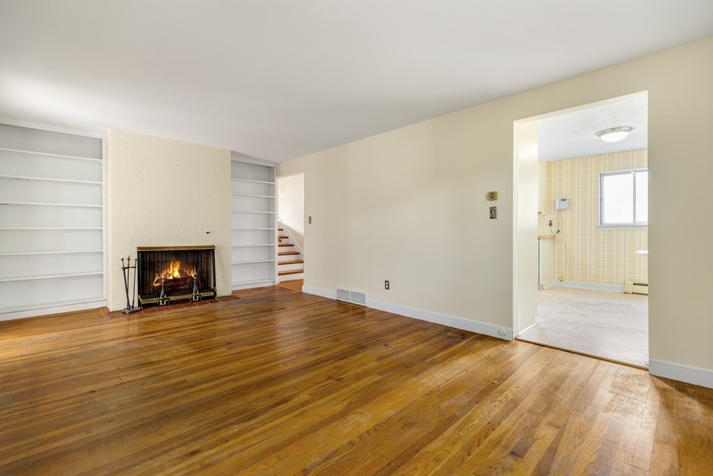 33 Gregory Road Framingham, MA 01701 - Photo 10 of 42