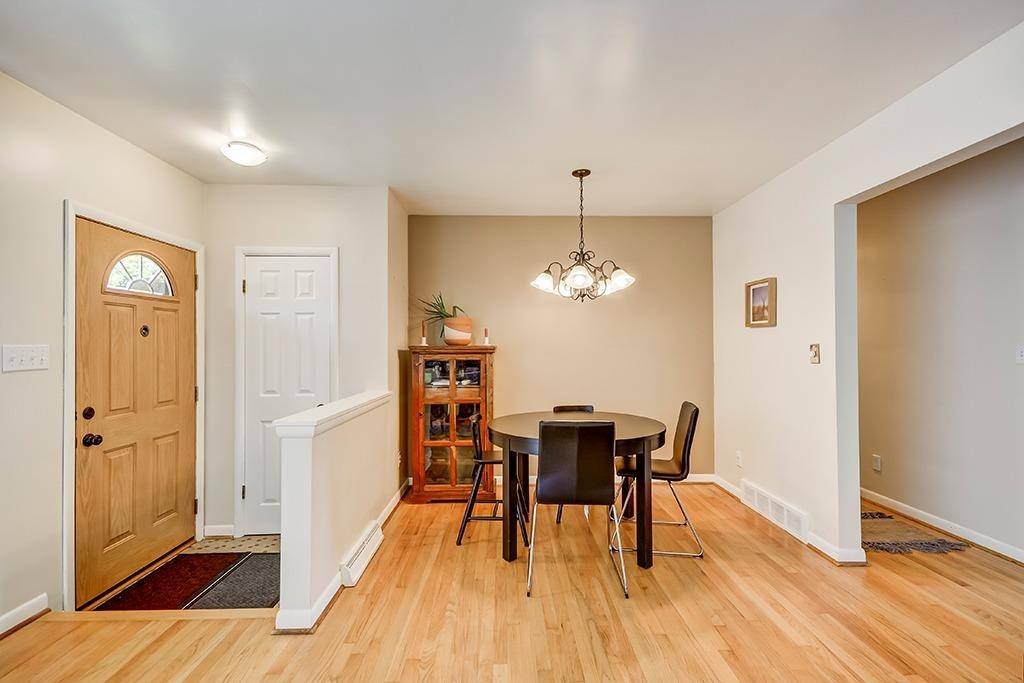 1727 Dunmore Road Ann Arbor, MI 48103 - Photo 4 of 40 Photo 4