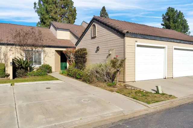 $304,000 | 474 East Alluvial Avenue, Unit 126, Fresno, CA 93720