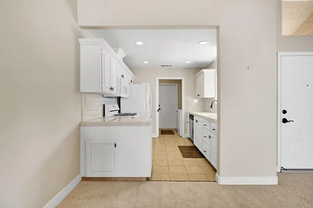 $304,000 | 474 East Alluvial Avenue, Unit 126, Fresno, CA 93720
