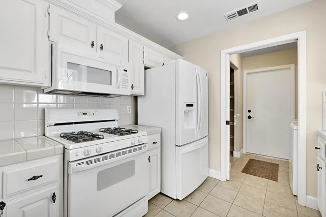 $304,000 | 474 East Alluvial Avenue, Unit 126, Fresno, CA 93720