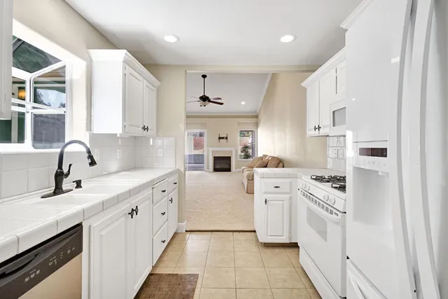 $304,000 | 474 East Alluvial Avenue, Unit 126, Fresno, CA 93720