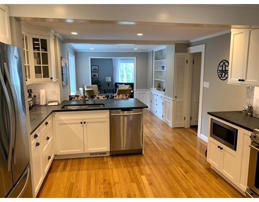 72 Canterbury Road Lynnfield, MA 01940 - Photo 11 of 33 Gallery Image 11