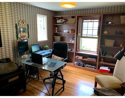 72 Canterbury Road Lynnfield, MA 01940 - Photo 17 of 33 Gallery Image 17