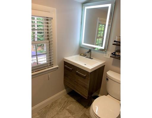 72 Canterbury Road Lynnfield, MA 01940 - Photo 19 of 33 Gallery Image 19