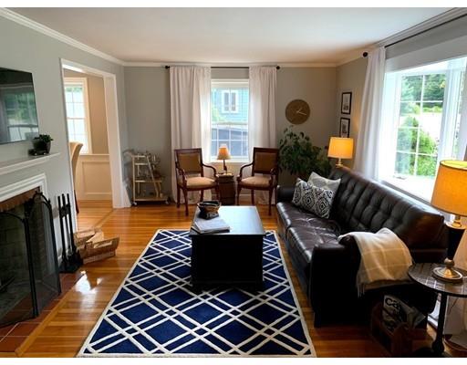 72 Canterbury Road Lynnfield, MA 01940 - Photo 5 of 33 Gallery Image 5