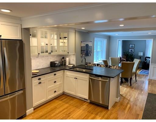 72 Canterbury Road Lynnfield, MA 01940 - Photo 10 of 33 Gallery Image 10