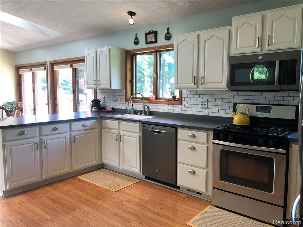 13035 Foley Road Fenton, MI 48430 - Photo 9 of 27 IMG_2049.JPG