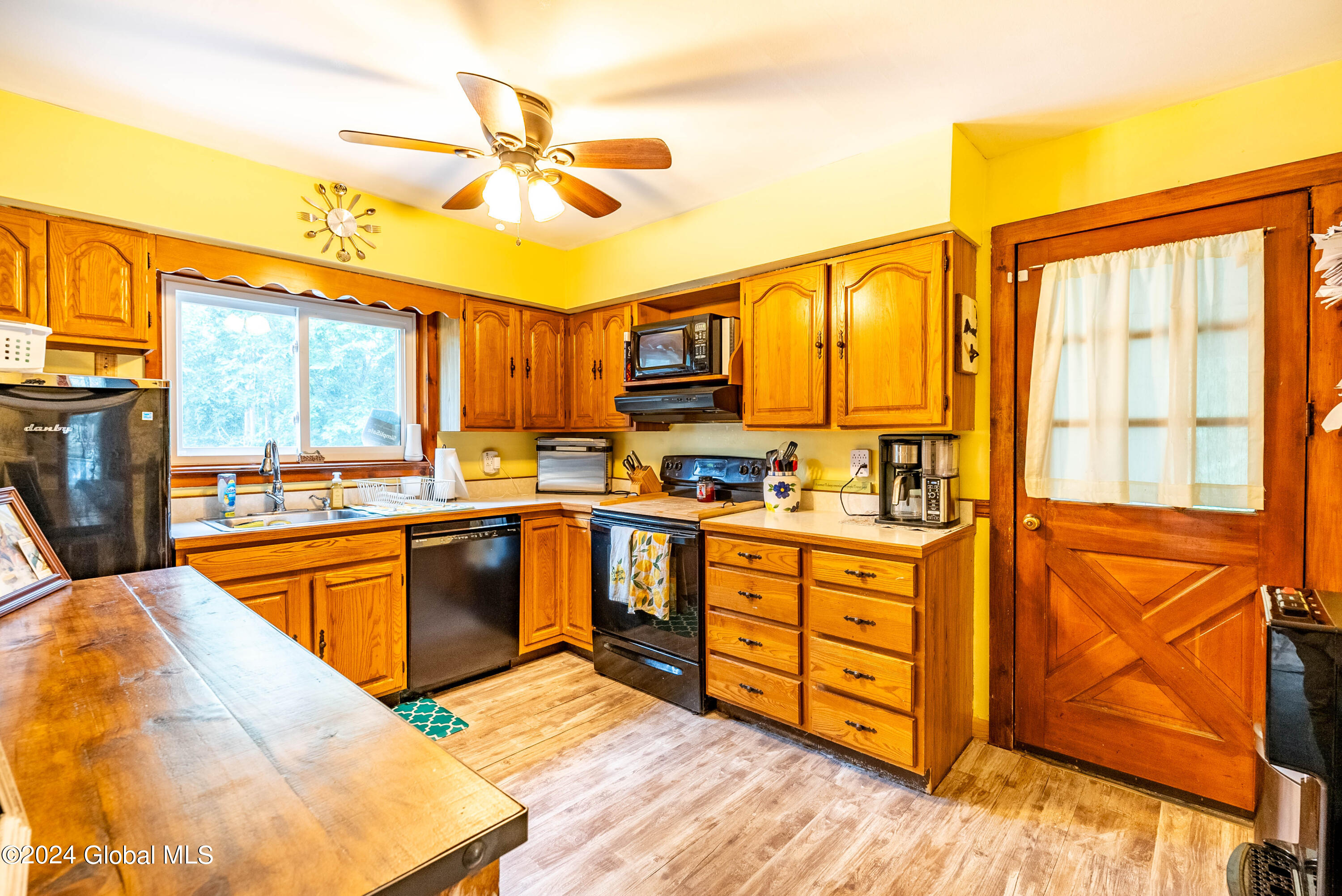 70 Brunswick Road Troy, NY 12180 - Photo 12 of 38 12