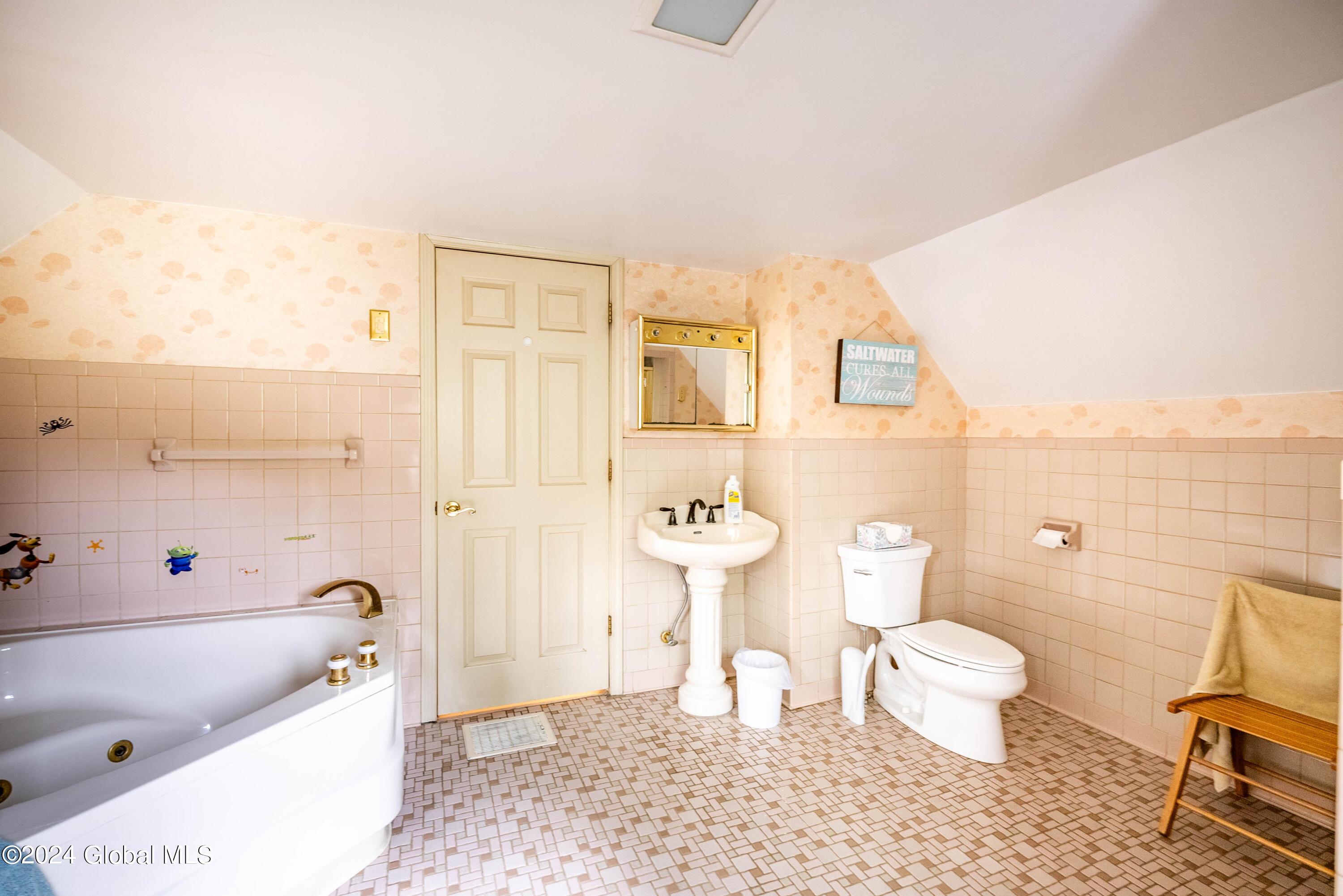 70 Brunswick Road Troy, NY 12180 - Photo 20 of 38 20