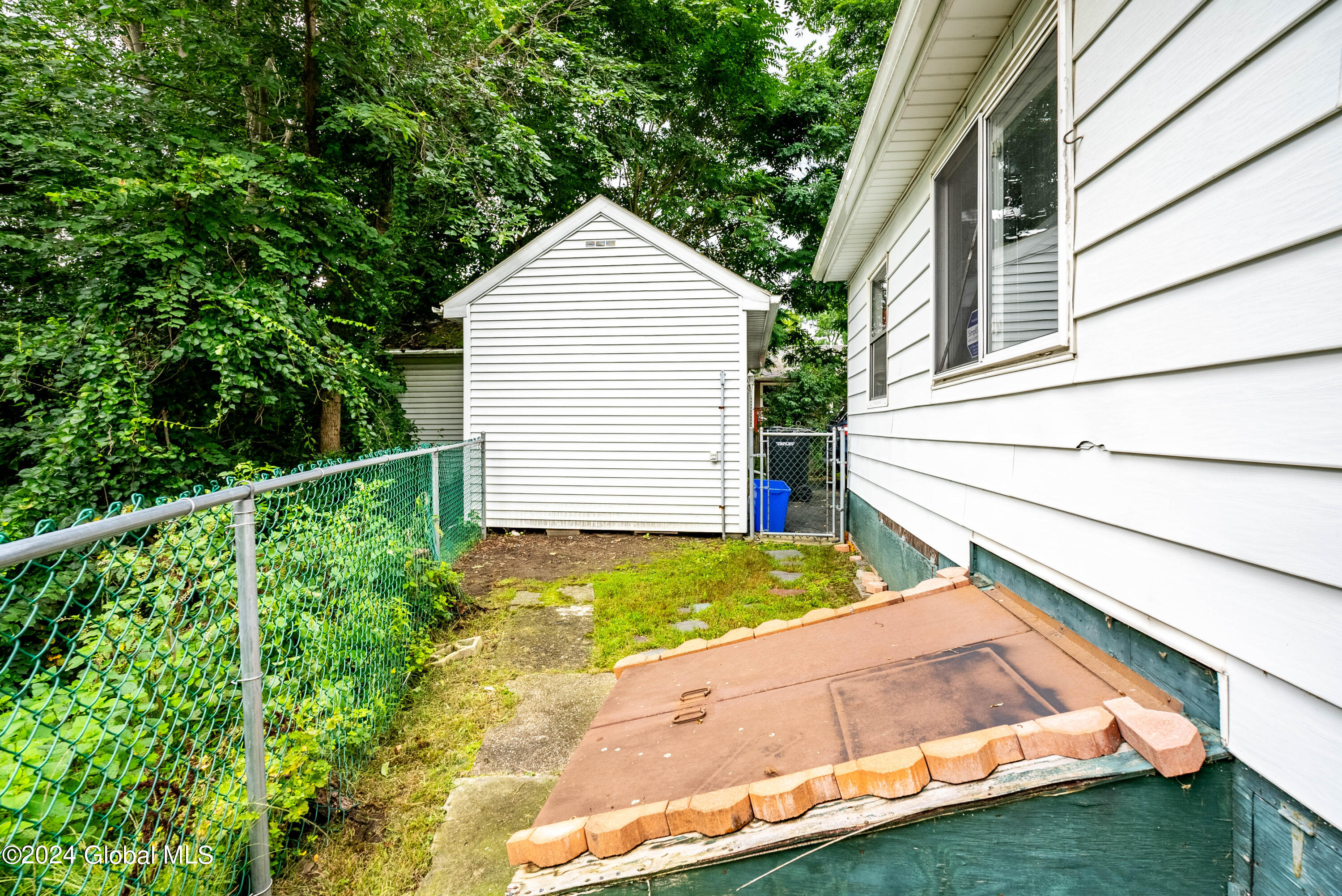 70 Brunswick Road Troy, NY 12180 - Photo 27 of 38 27