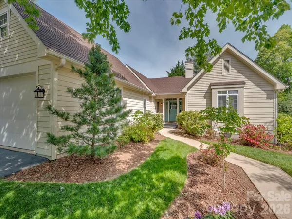 $485,000 | 90 Dunroy Drive, Hendersonville, NC 28739