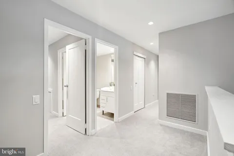 $5,500 | 101-111 South 9th Street, Unit PH107, Philadelphia, PA 19107