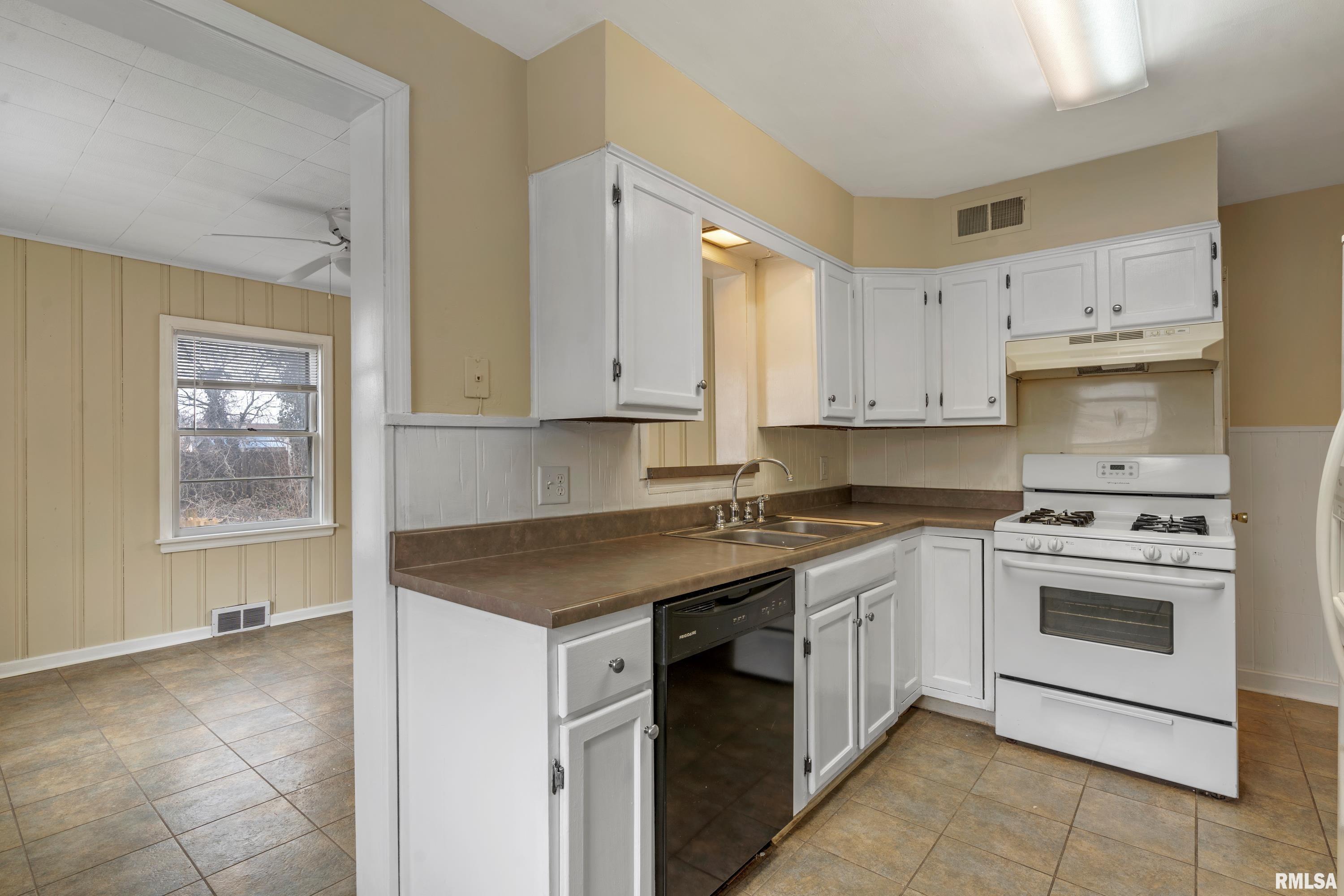 2813 South State Street Springfield, IL 62704 - Photo 6 of 23
