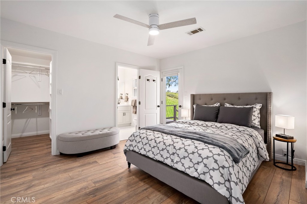 550 Villa Lots Road Paso Robles, CA 93446 - Photo 11 of 31 Primary bedroom with walkin closet