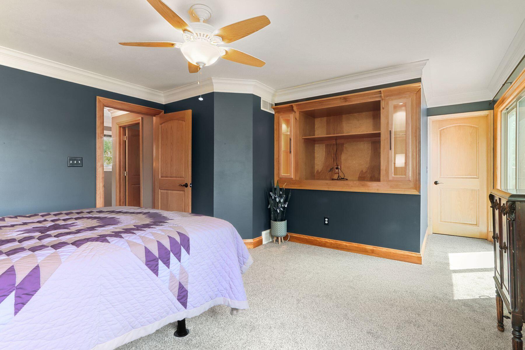 8508 Fox River Road Waterford, WI 53185 - Photo 22 of 30 Primary Bedroom