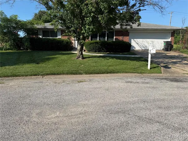 $115,000 | 18 Woodhaven Court, Belleville, IL 62223