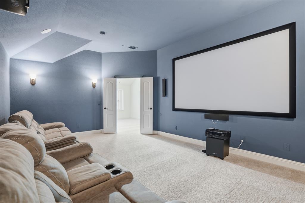 2604 Dylan Lane Mansfield, TX 76063 - Photo 17 of 33 a living room with furniture