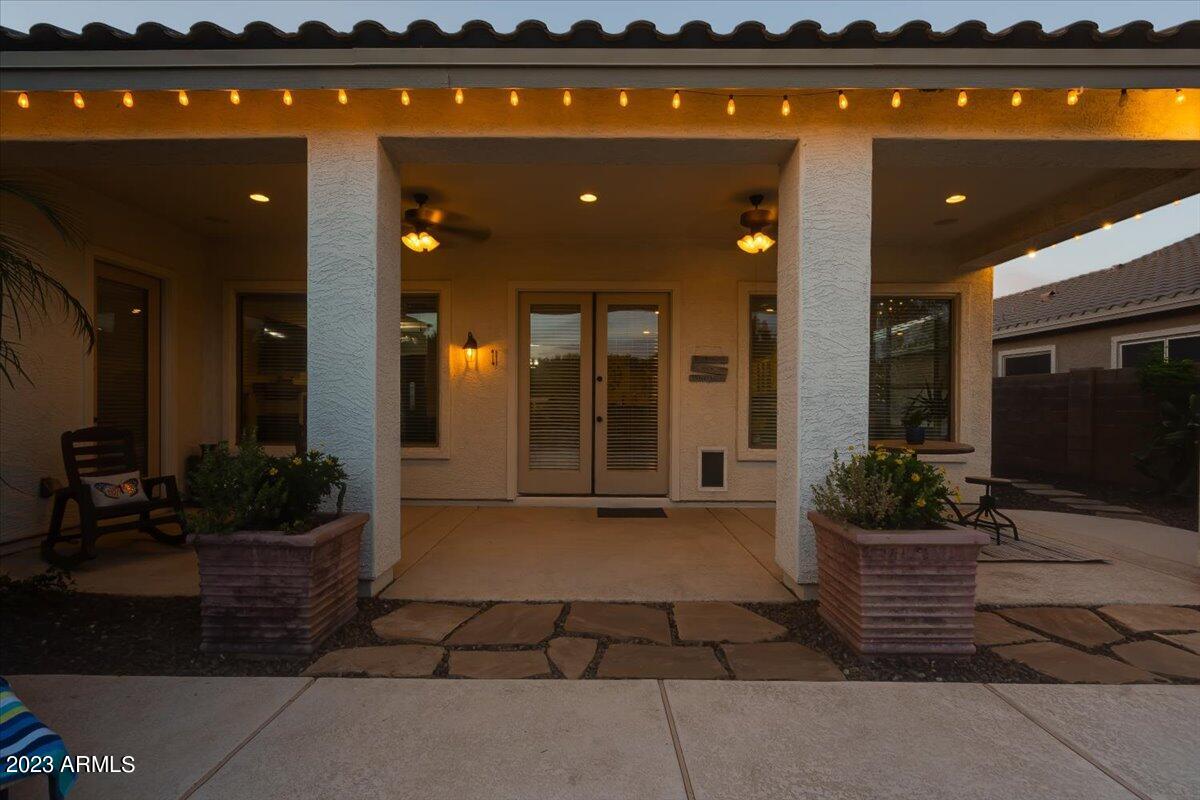 6730 Rachael Way Gilbert, AZ 85298 - Photo 65 of 77 68-Twilight Back patio
