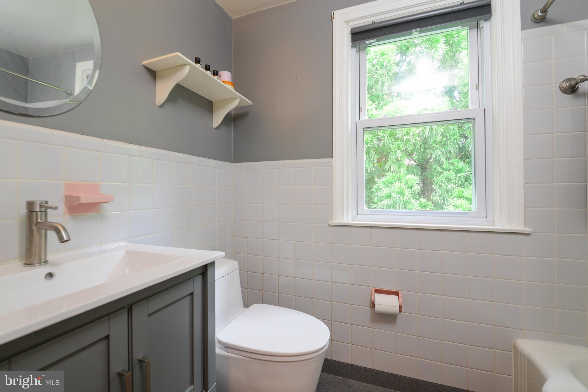 401 North Spring Mill Road Villanova, PA 19085 - Photo 24 of 39 2nd Bath