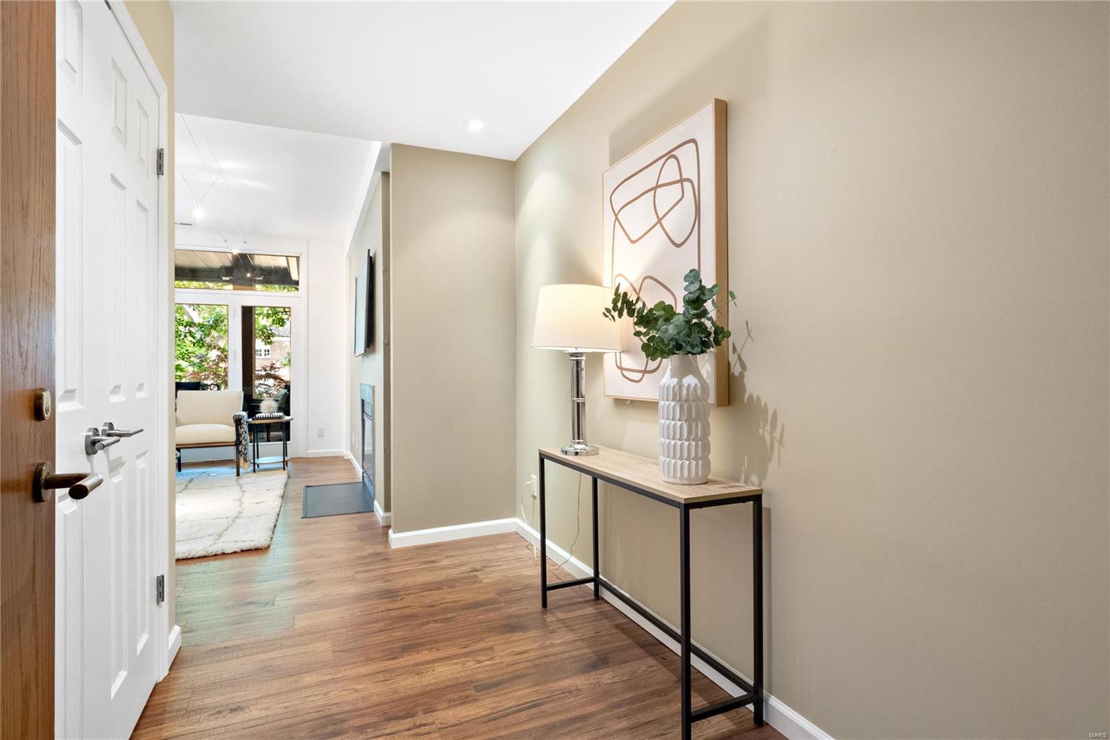 155 North Hanley Road, Unit 105 St. Louis, MO 63105 - Photo 3 of 24