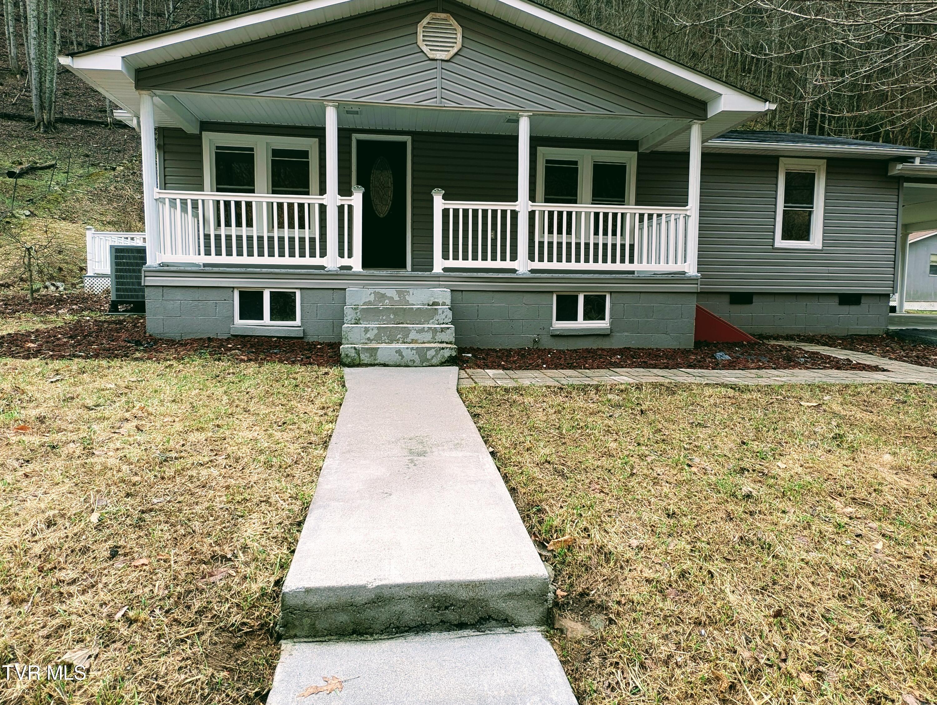 1478 Red Dirt Road Vansant, VA 24656 - Photo 3 of 24 1000010713
