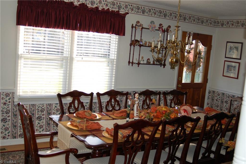 3945 Lewiston Road Summerfield, NC 27358 - Photo 2 of 18 Dining