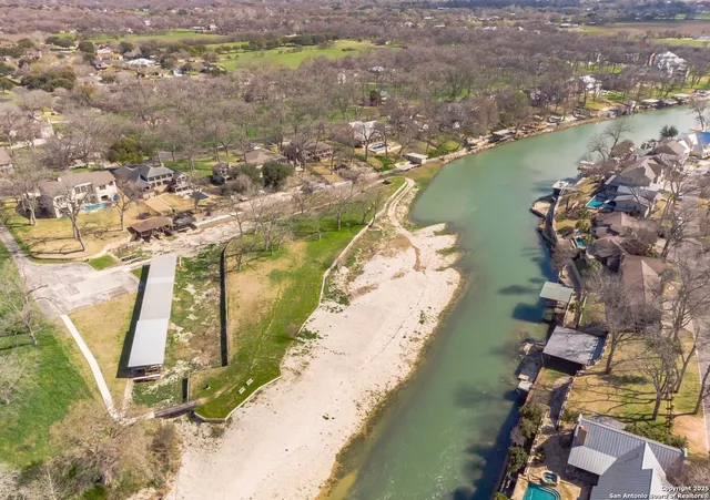 a view of a pathway both side of river