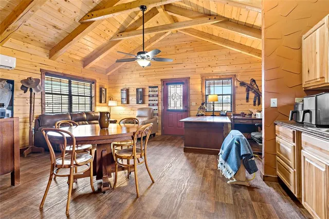 $2,950,000 | 170 County Road 2180, Clarksville, TX 75426