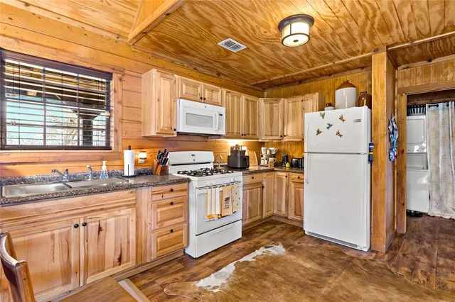 $2,950,000 | 170 County Road 2180, Clarksville, TX 75426