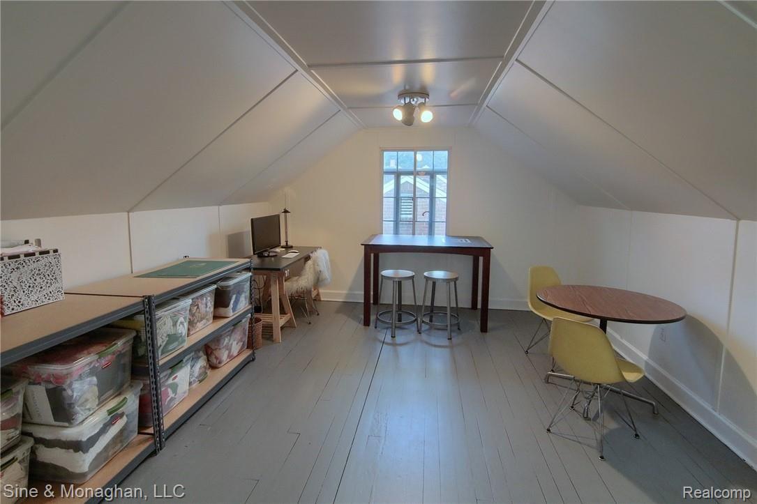 336 Merriweather Road Grosse Pointe, MI 48236 - Photo 19 of 28 Bonus_Room.jpg