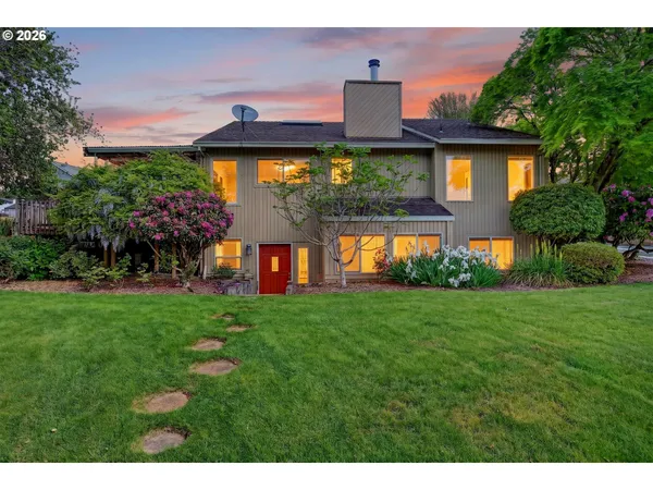 $775,000 | 12829 Southeast Ott Street, Clackamas, OR 97015