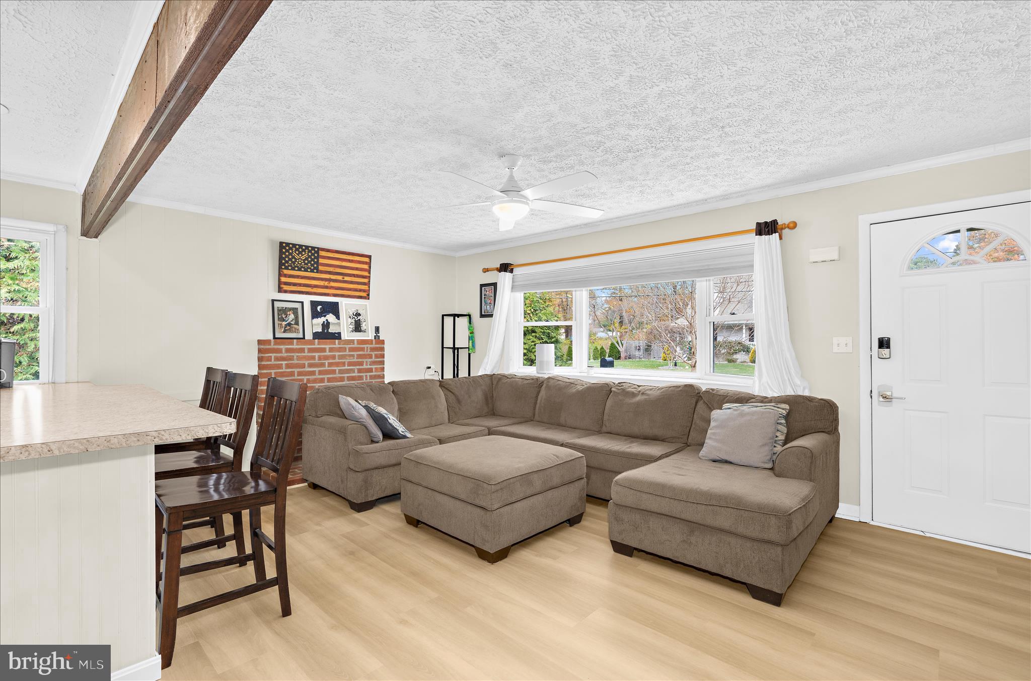 116 Talbot Road Stevensville, MD 21666 - Photo 6 of 33 a living room with furniture and a large window